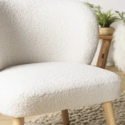Agathe - fauteuil pieds en bois et en tissu bouclette blanc