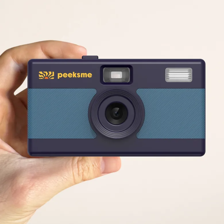 Appareil photo peeksme bleu + 1 paire de clips rose + 1 lanière bleue
