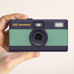 Appareil photo peeksme vert + 1 paire de clips jaune + 1 lanière bleue