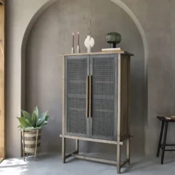 Armoire en pin massif recyclé