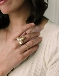 Bague ajustable anneau simple gravure florale - flore