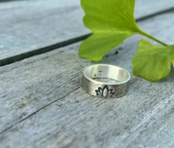 Bague ethnique fleur de lotus taille 60