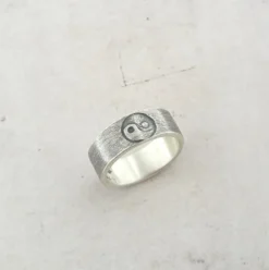 Bague ethnique yin yang taille 52