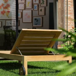 Bain de soleil en teck