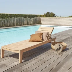 Bain de soleil en teck massif