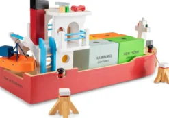 Bateau-container avec 4 containers