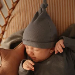 Bonnet de naissance côtelé tradwinds
