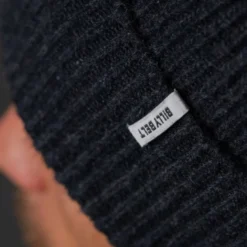 Bonnet en laine d'agneau gris foncé