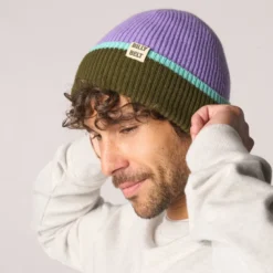 Bonnet en laine lilas et kaki