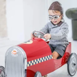 Bonnet et lunettes de pilote de course