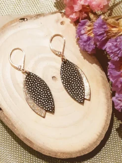 Boucles d'oreilles mini-pétale olive
