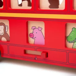 Bus trieur de formes en bois