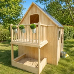 Cabane en bois sur pilotis avec mezzanin