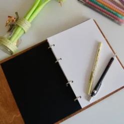 Carnet en bois voyage