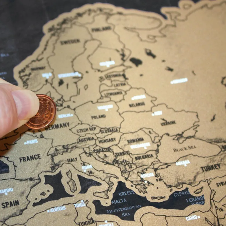 Carte du monde à gratter noire/dorée