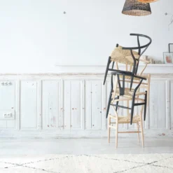 Chaise en bois de mindi assise tissée
