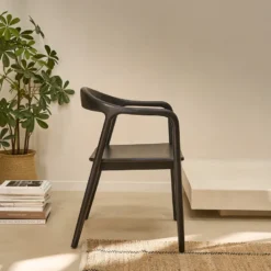 Chaise en teck massif noire