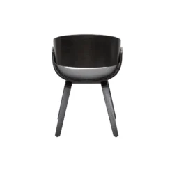 Chaise noire bent