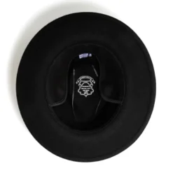 Chapeau laine avec cache-oreilles 58