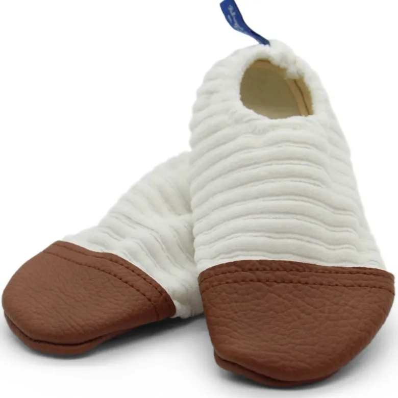Chaussons les petits velours écru (pointures 24-26)
