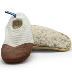 Chaussons les petits velours écru (pointures 24-26)