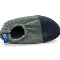 Chaussons les petits velours gris vert (pointures 18-20)