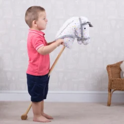 Cheval de loisir à motifs en bois