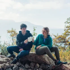 Climbing mug – tasse avec prise d’escalade – green edition