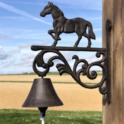 Cloche de jardin de porte ancienne cheval fonte marron 23x26cm