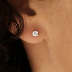 Clous d'oreilles oz serti 4 griffes