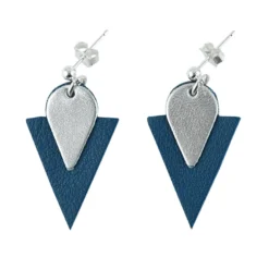 Clous d'oreille triangle en cuir marine