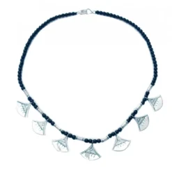 Collier shat shat touareg en argent et perles – bijou traditionnel