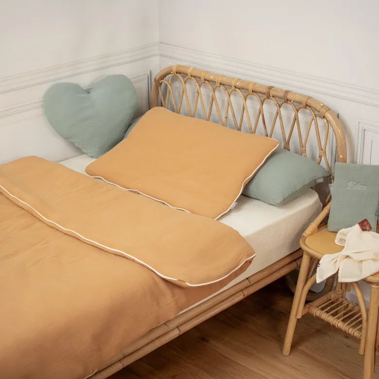 Couette et oreiller prêt à dormir