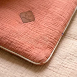 Couette et oreiller prêt à dormir