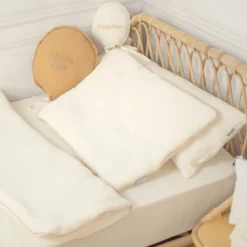 Couette et oreiller prêt à dormir