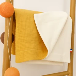 Couverture en coton bio blanc et honey