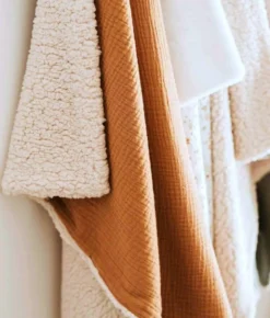 Couverture moumoute camel