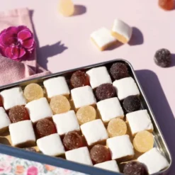 Damier de calissons et pâtes de fruits
