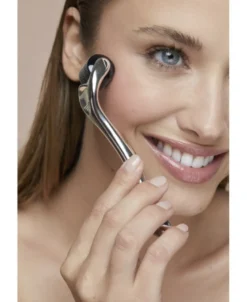 Derma roller a micro aiguilles