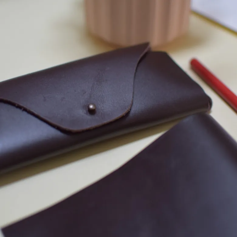 Etui à lunettes en cuir- kit diy
