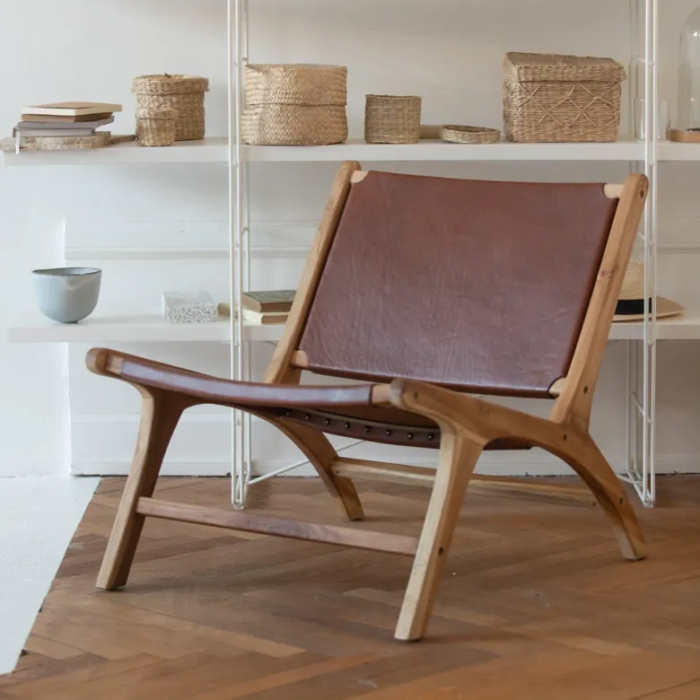Fauteuil en teck et cuir lisse marron - kuna