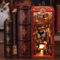 Flame common room - maquette booknook serre-livre