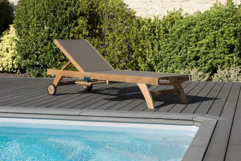 Fun - bain de soleil en bois teck et textilène couleur taupe