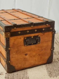 Grande malle en bois et métal n°241