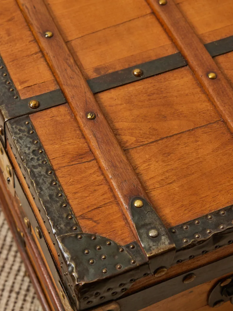 Grande malle en bois et métal n°241