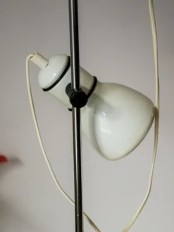 Grand lampadaire en métal blanc n°323