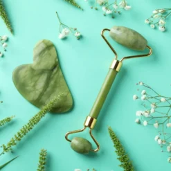 Gua sha et rouleau visage en jade vert