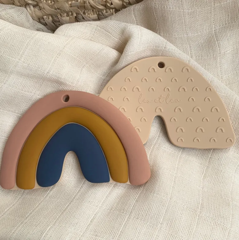 Hochet de dentition arc en ciel moutarde
