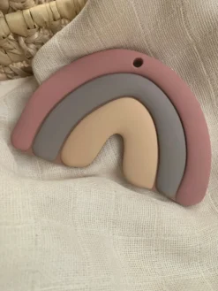Hochet de dentition arc en ciel mauve