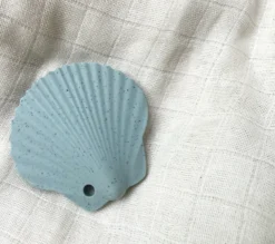 Hochet de dentition coquillage bleu